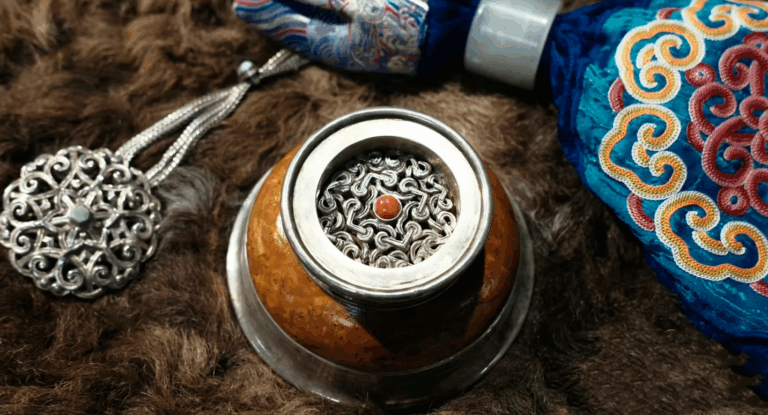 Silver bowl - Felt slippers - Cultural shopping experience in Ulaanbaatar